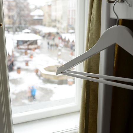Free People Hostel Lviv Bagian luar foto