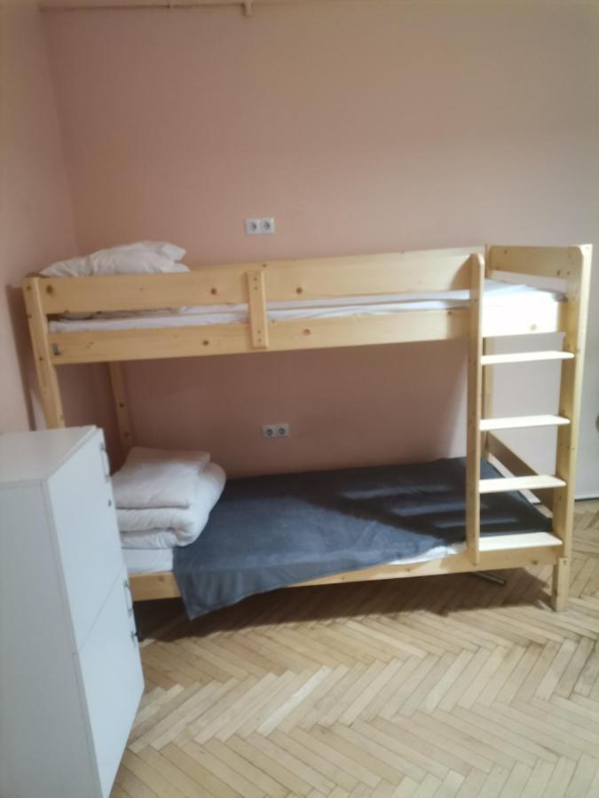 Free People Hostel Lviv Bagian luar foto