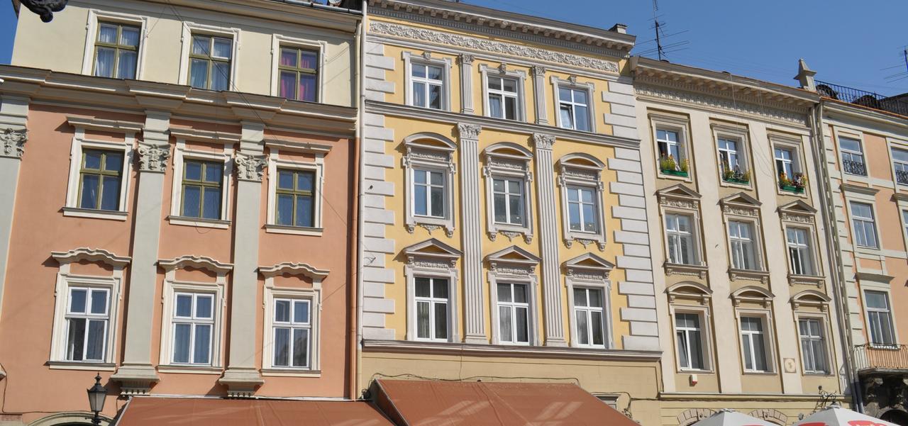 Free People Hostel Lviv Bagian luar foto
