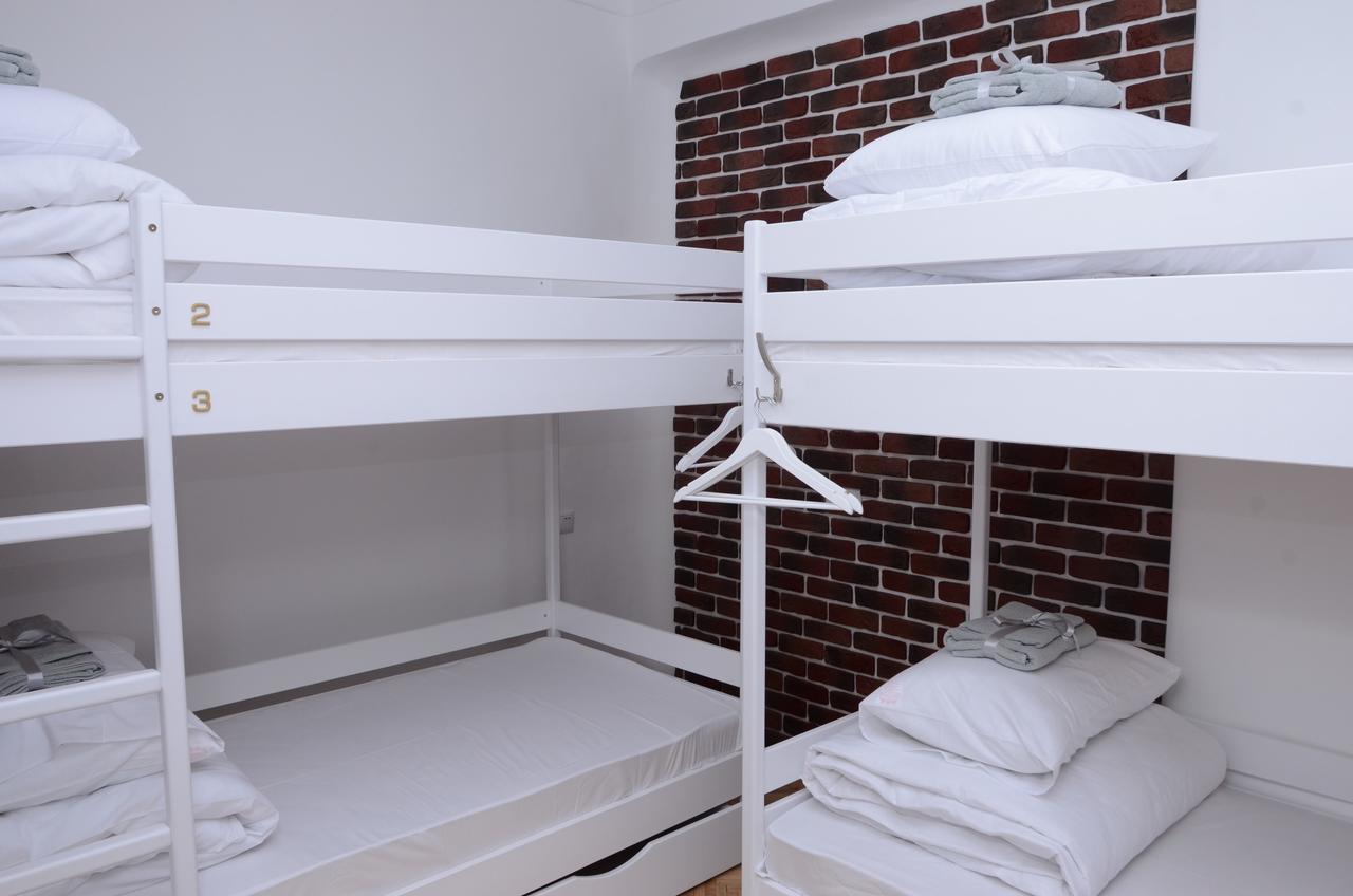 Free People Hostel Lviv Bagian luar foto